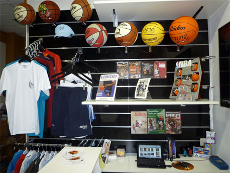 Tienda de baloncesto. Balones, libros, dvds y material para jugadores y entrenadores de baloncesto