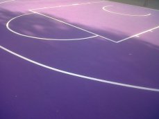Las líneas y la zona del campo de baloncesto. La cancha de la vida
