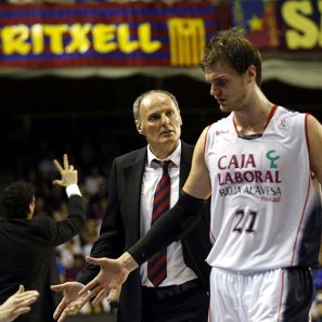 Dusko Ivanovic y Tiago Splitter en su etapa en el Baskonia Basket