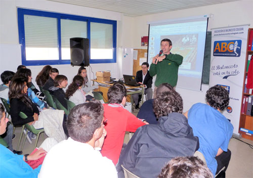 Conferencia "El baloncesto como herramienta de enseñanza" por Pablo Martínez. Colegio Areteia. Madrid