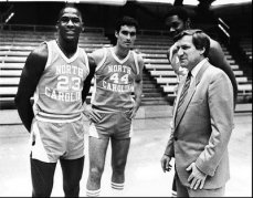 Dean Smith con Michael Jordan. Universidad North Carolina NCAA