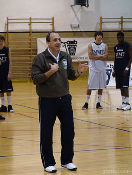 Ettore Messina. Mejor entrenador liga ACB Baloncesto Mes Enero 2011. Trofeo AEEB